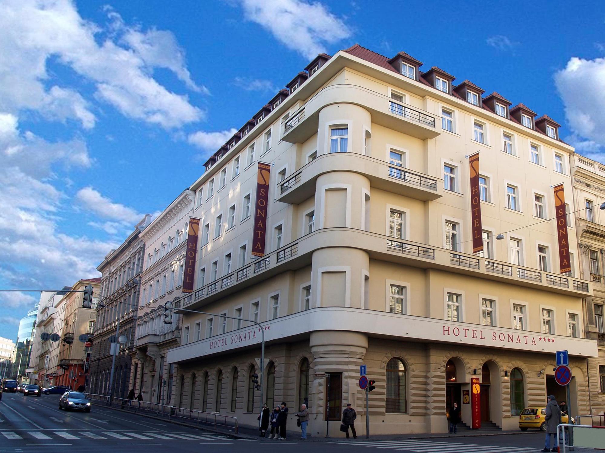 Ea Hotel Sonata Прага Екстериор снимка