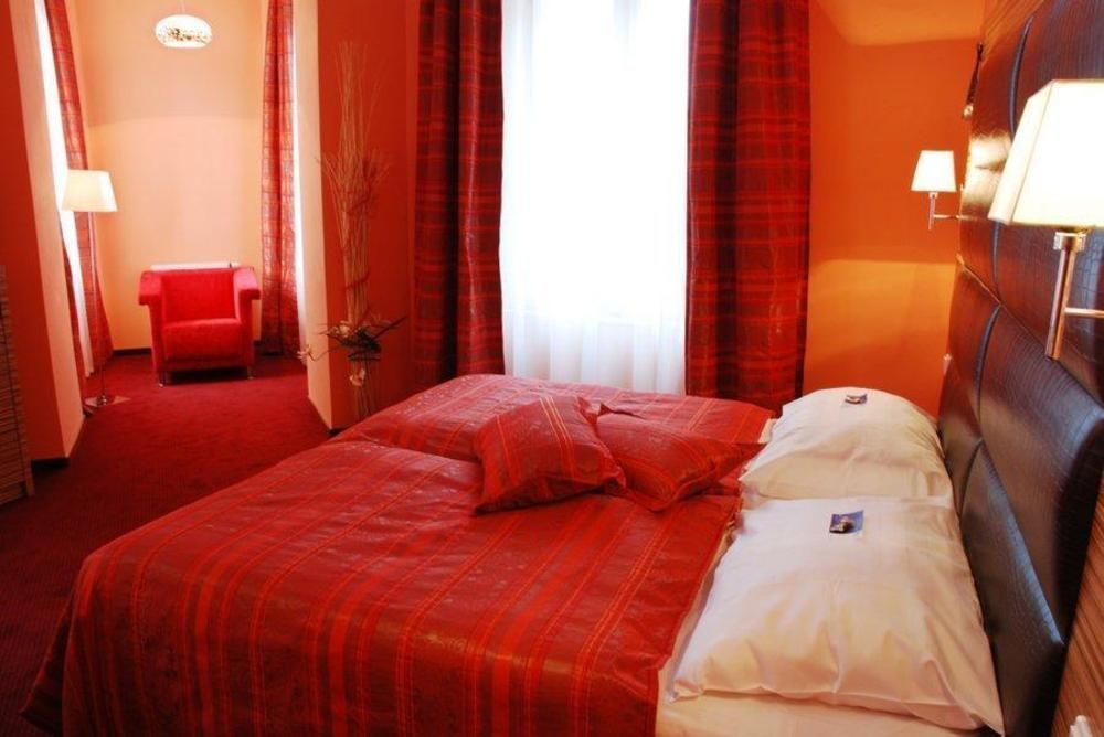 Ea Hotel Sonata Прага Екстериор снимка