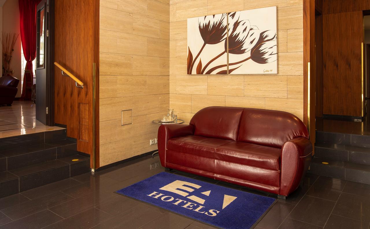 Ea Hotel Sonata Прага Екстериор снимка