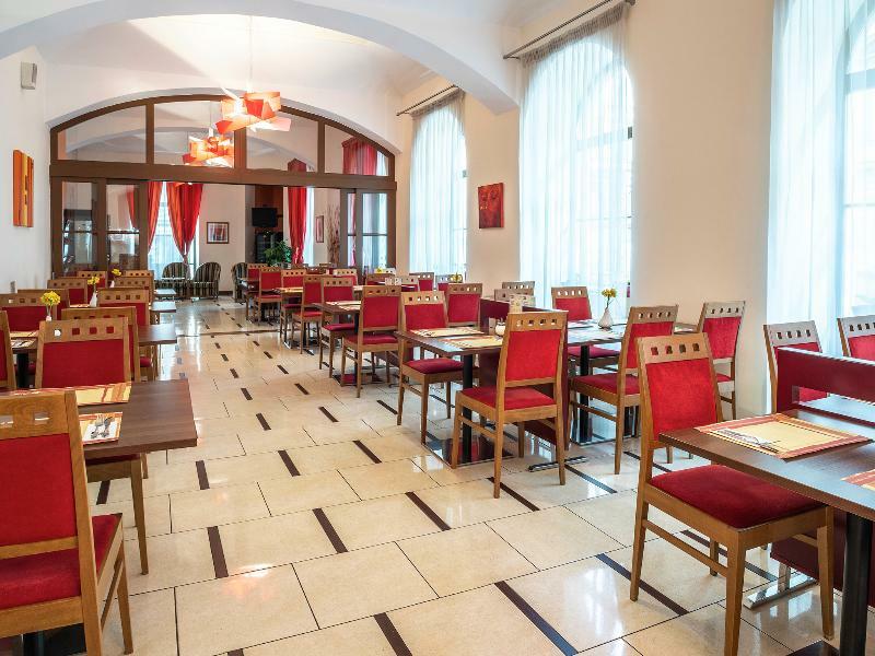 Ea Hotel Sonata Прага Екстериор снимка